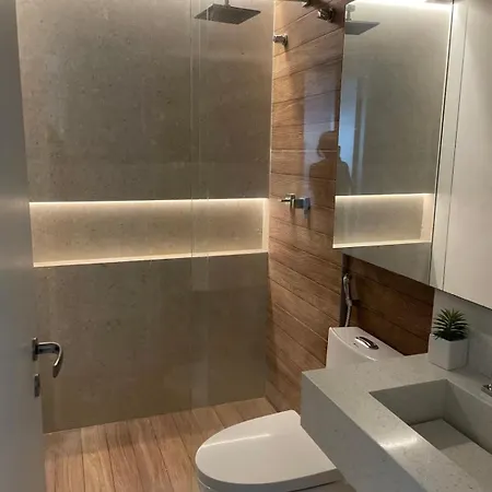 Quarto de hóspedes em apartamento familiar-3